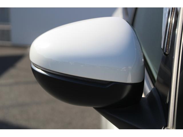 フィット ｅ：ＨＥＶベーシック　禁煙車　ホンダセンシング　社外ナビ　衝突軽減ブレーキ　運転支援システム　ホールドブレーキ　ビルドインＥＴＣ　車線逸脱警報　アダプティブクルーズコントロール　Ｂｌｕｅｔｏｏｔｈ接続　コーナーセンサー（25枚目）