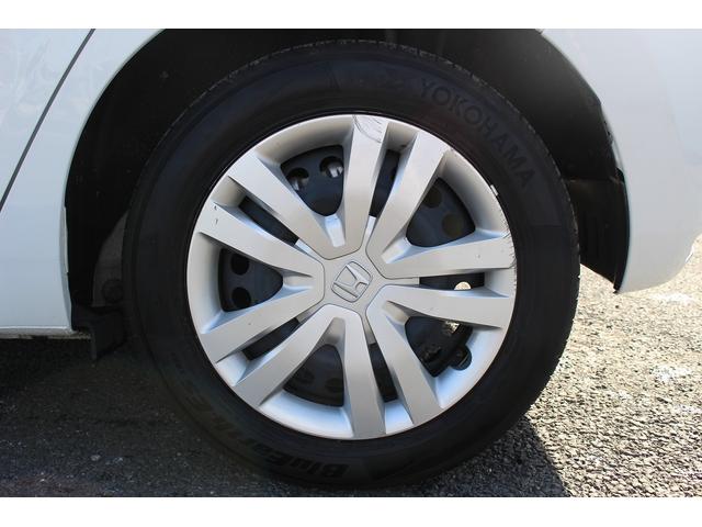 フィット ｅ：ＨＥＶベーシック　禁煙車　ホンダセンシング　社外ナビ　衝突軽減ブレーキ　運転支援システム　ホールドブレーキ　ビルドインＥＴＣ　車線逸脱警報　アダプティブクルーズコントロール　Ｂｌｕｅｔｏｏｔｈ接続　コーナーセンサー（32枚目）