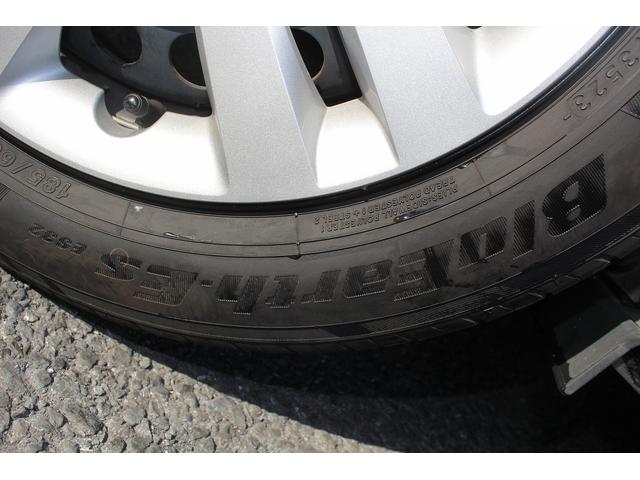 フィット ｅ：ＨＥＶベーシック　禁煙車　ホンダセンシング　社外ナビ　衝突軽減ブレーキ　運転支援システム　ホールドブレーキ　ビルドインＥＴＣ　車線逸脱警報　アダプティブクルーズコントロール　Ｂｌｕｅｔｏｏｔｈ接続　コーナーセンサー（35枚目）