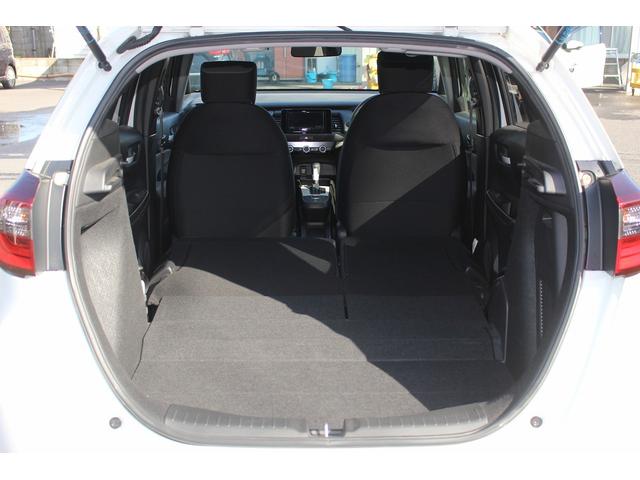 フィット ｅ：ＨＥＶベーシック　禁煙車　ホンダセンシング　社外ナビ　衝突軽減ブレーキ　運転支援システム　ホールドブレーキ　ビルドインＥＴＣ　車線逸脱警報　アダプティブクルーズコントロール　Ｂｌｕｅｔｏｏｔｈ接続　コーナーセンサー（48枚目）