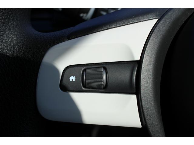 フィット ｅ：ＨＥＶベーシック　禁煙車　ホンダセンシング　社外ナビ　衝突軽減ブレーキ　運転支援システム　ホールドブレーキ　ビルドインＥＴＣ　車線逸脱警報　アダプティブクルーズコントロール　Ｂｌｕｅｔｏｏｔｈ接続　コーナーセンサー（51枚目）