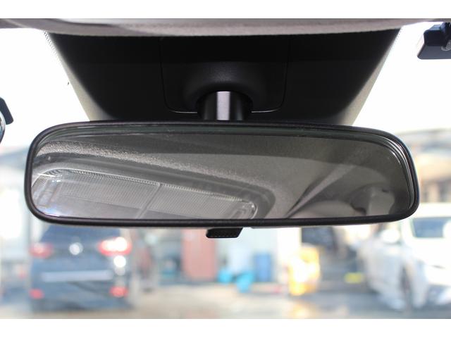 フィット ｅ：ＨＥＶベーシック　禁煙車　ホンダセンシング　社外ナビ　衝突軽減ブレーキ　運転支援システム　ホールドブレーキ　ビルドインＥＴＣ　車線逸脱警報　アダプティブクルーズコントロール　Ｂｌｕｅｔｏｏｔｈ接続　コーナーセンサー（61枚目）