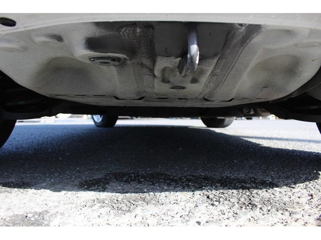 フィット ｅ：ＨＥＶベーシック　禁煙車　ホンダセンシング　社外ナビ　衝突軽減ブレーキ　運転支援システム　ホールドブレーキ　ビルドインＥＴＣ　車線逸脱警報　アダプティブクルーズコントロール　Ｂｌｕｅｔｏｏｔｈ接続　コーナーセンサー（68枚目）