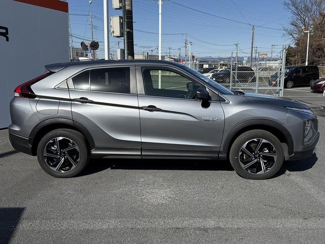 エクリプスクロスＰＨＥＶ Ｇ　禁煙車　純正ナビ　フルセグ　ハーフレザーシート　シートヒーター　パワーシート　アダプティブクルーズコントロール　衝突被害軽減ブレーキ　ステアリングヒーター　パドルシフト　ＡＣ１００Ｖ電源　ＥＴＣ（9枚目）