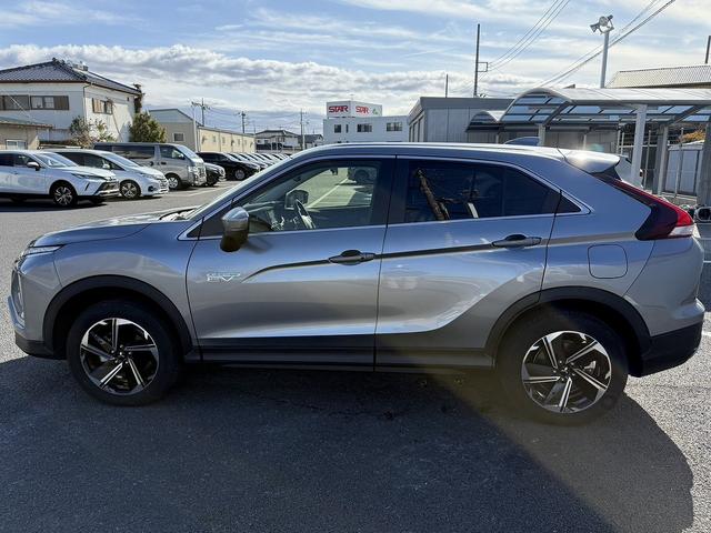 エクリプスクロスＰＨＥＶ Ｇ　禁煙車　純正ナビ　フルセグ　ハーフレザーシート　シートヒーター　パワーシート　アダプティブクルーズコントロール　衝突被害軽減ブレーキ　ステアリングヒーター　パドルシフト　ＡＣ１００Ｖ電源　ＥＴＣ（11枚目）