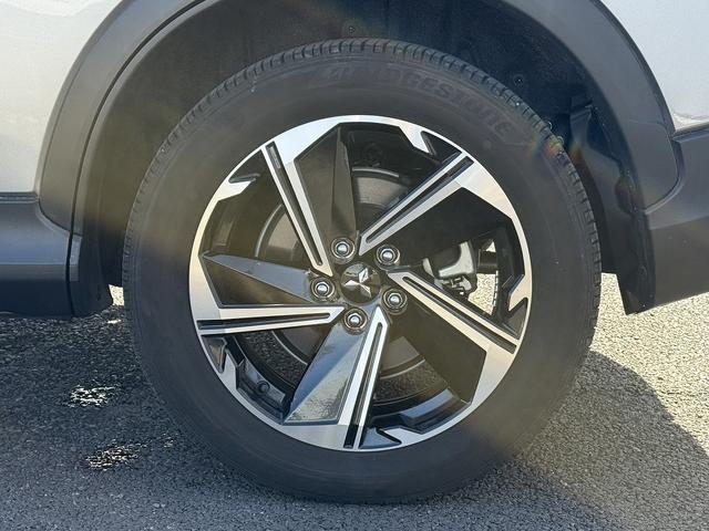 エクリプスクロスＰＨＥＶ Ｇ　禁煙車　純正ナビ　フルセグ　ハーフレザーシート　シートヒーター　パワーシート　アダプティブクルーズコントロール　衝突被害軽減ブレーキ　ステアリングヒーター　パドルシフト　ＡＣ１００Ｖ電源　ＥＴＣ（14枚目）