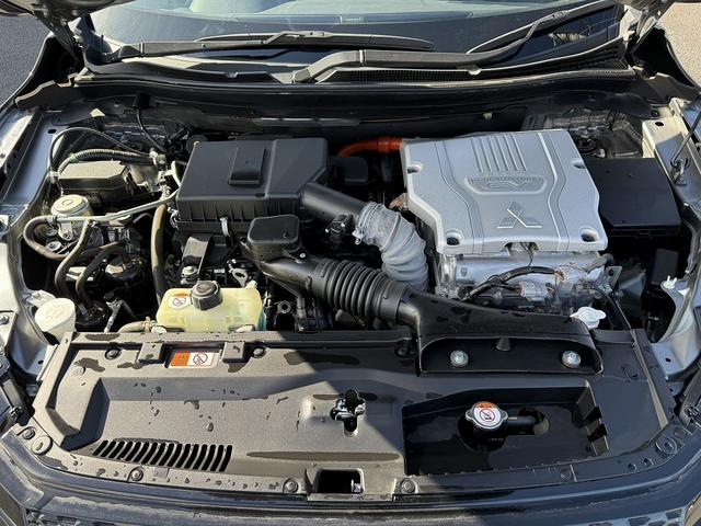 エクリプスクロスＰＨＥＶ Ｇ　禁煙車　純正ナビ　フルセグ　ハーフレザーシート　シートヒーター　パワーシート　アダプティブクルーズコントロール　衝突被害軽減ブレーキ　ステアリングヒーター　パドルシフト　ＡＣ１００Ｖ電源　ＥＴＣ（20枚目）