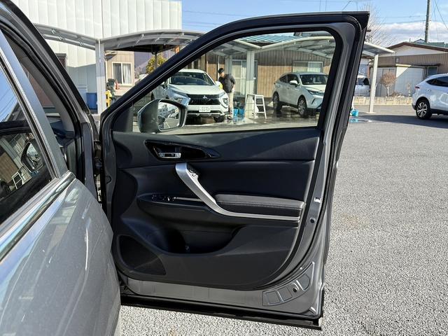 エクリプスクロスＰＨＥＶ Ｇ　禁煙車　純正ナビ　フルセグ　ハーフレザーシート　シートヒーター　パワーシート　アダプティブクルーズコントロール　衝突被害軽減ブレーキ　ステアリングヒーター　パドルシフト　ＡＣ１００Ｖ電源　ＥＴＣ（32枚目）