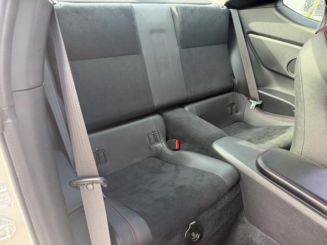 ���Ǝҗl�ւ̔̔��͂��f�肳���Ă��������܂��B�@�Ԍ������ԗ��̏ꍇ�́A�Ԍ����擾�������x�������z�ŕ\�����Ă���܂��B