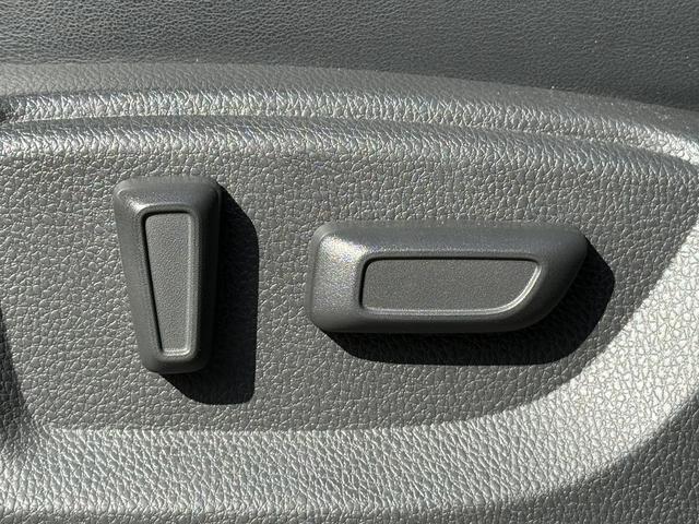 エクリプスクロスＰＨＥＶ Ｇ　禁煙車　純正ナビ　バックカメラ　フルセグ　ハーフレザーシート　シートヒーター　パワーシート　アダプティブクルーズコントロール　衝突被害軽減ブレーキ　ステアリングヒーター　パドルシフト　ＡＣ１００Ｖ電源（6枚目）