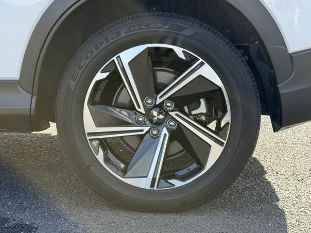 エクリプスクロスＰＨＥＶ Ｇ　禁煙車　純正ナビ　バックカメラ　フルセグ　ハーフレザーシート　シートヒーター　パワーシート　アダプティブクルーズコントロール　衝突被害軽減ブレーキ　ステアリングヒーター　パドルシフト　ＡＣ１００Ｖ電源（14枚目）