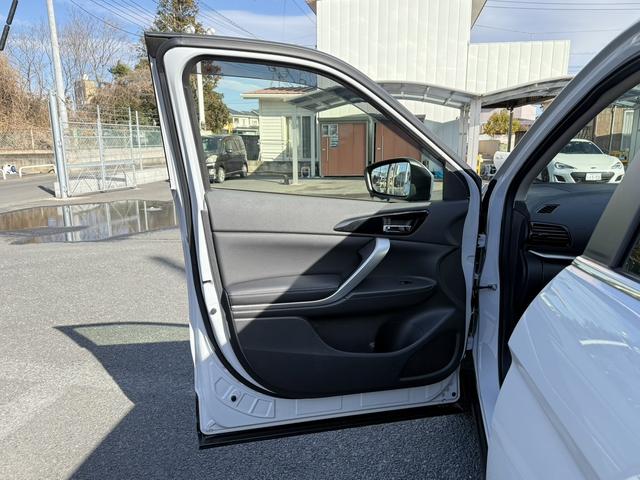 エクリプスクロスＰＨＥＶ Ｇ　禁煙車　純正ナビ　バックカメラ　フルセグ　ハーフレザーシート　シートヒーター　パワーシート　アダプティブクルーズコントロール　衝突被害軽減ブレーキ　ステアリングヒーター　パドルシフト　ＡＣ１００Ｖ電源（39枚目）