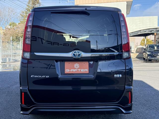 エスクァイア ハイブリッドGi ブラックテーラード 禁煙車 TRDフルエアロ 純正11インチ後席モニター 純正10インチナビ 両側電動スライドドア トヨタセーフティセンスC フルセグ バックカメラ 衝突軽減ブレーキ Bluetooth ビルドインETC(9枚目)