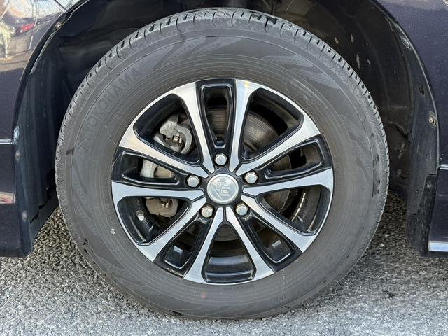 エスクァイア ハイブリッドGi ブラックテーラード 禁煙車 TRDフルエアロ 純正11インチ後席モニター 純正10インチナビ 両側電動スライドドア トヨタセーフティセンスC フルセグ バックカメラ 衝突軽減ブレーキ Bluetooth ビルドインETC(32枚目)