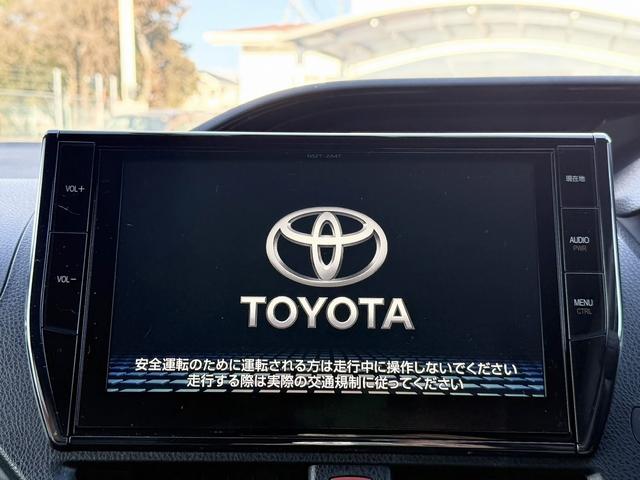 エスクァイア ハイブリッドGi ブラックテーラード 禁煙車 TRDフルエアロ 純正11インチ後席モニター 純正10インチナビ 両側電動スライドドア トヨタセーフティセンスC フルセグ バックカメラ 衝突軽減ブレーキ Bluetooth ビルドインETC(51枚目)