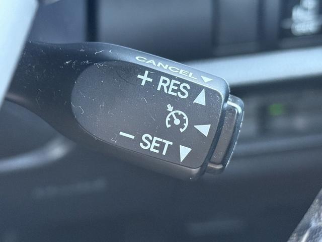 エスクァイア ハイブリッドGi ブラックテーラード 禁煙車 TRDフルエアロ 純正11インチ後席モニター 純正10インチナビ 両側電動スライドドア トヨタセーフティセンスC フルセグ バックカメラ 衝突軽減ブレーキ Bluetooth ビルドインETC(54枚目)