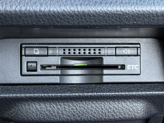 エスクァイア ハイブリッドGi ブラックテーラード 禁煙車 TRDフルエアロ 純正11インチ後席モニター 純正10インチナビ 両側電動スライドドア トヨタセーフティセンスC フルセグ バックカメラ 衝突軽減ブレーキ Bluetooth ビルドインETC(61枚目)