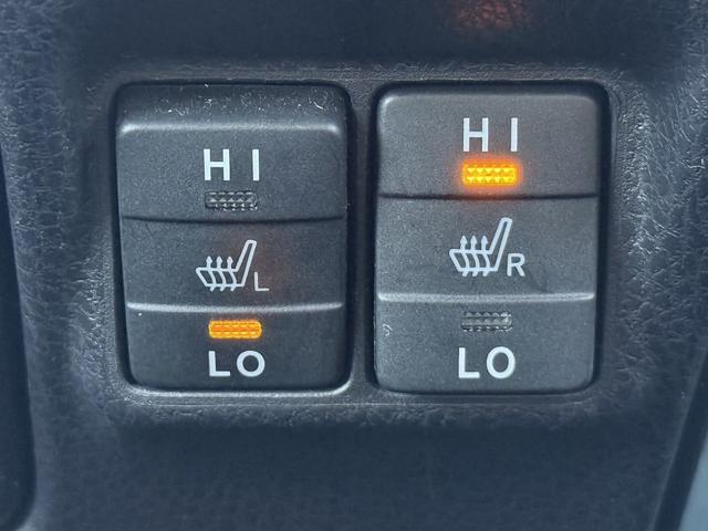 エスクァイア ハイブリッドGi ブラックテーラード 禁煙車 TRDフルエアロ 純正11インチ後席モニター 純正10インチナビ 両側電動スライドドア トヨタセーフティセンスC フルセグ バックカメラ 衝突軽減ブレーキ Bluetooth ビルドインETC(65枚目)