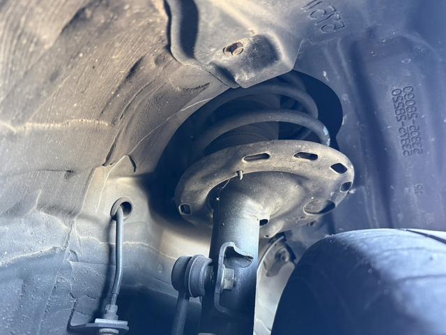 エスクァイア ハイブリッドGi ブラックテーラード 禁煙車 TRDフルエアロ 純正11インチ後席モニター 純正10インチナビ 両側電動スライドドア トヨタセーフティセンスC フルセグ バックカメラ 衝突軽減ブレーキ Bluetooth ビルドインETC(74枚目)