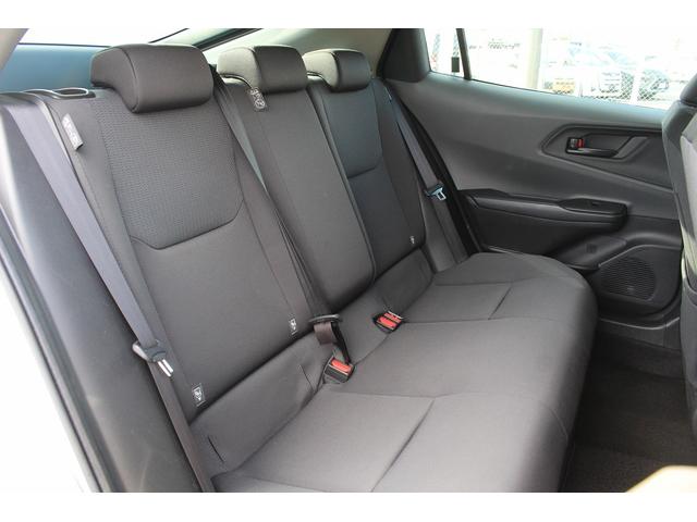 プリウス Ｘ　禁煙車　純正８インチディスプレイオーディオ　バックカメラ　フルセグテレビ　充電用ＵＳＢタイプＣ　レーダークルーズコントロール　ブラインドスポットモニター　ＥＴＣ２．０　オートマチックハイビーム（16枚目）