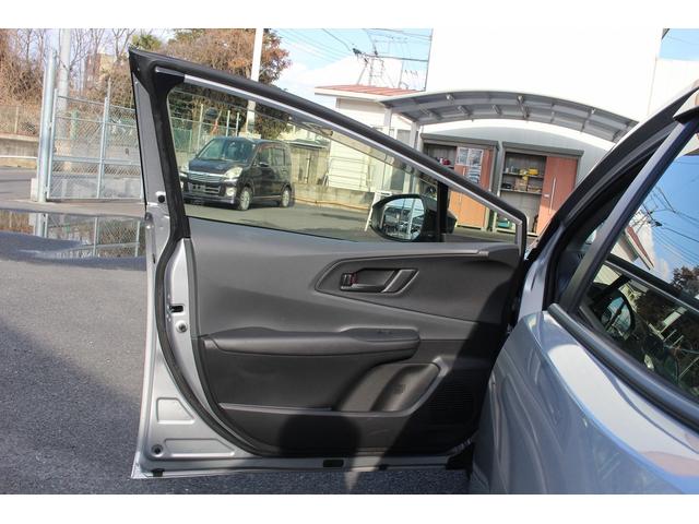 プリウス Ｘ　禁煙車　純正８インチディスプレイオーディオ　バックカメラ　フルセグテレビ　充電用ＵＳＢタイプＣ　レーダークルーズコントロール　ブラインドスポットモニター　ＥＴＣ２．０　オートマチックハイビーム（42枚目）