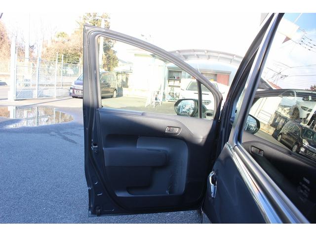 シエンタ ハイブリッドＧ　禁煙車　純正８型ディスプレイオーディオ　バックカメラ　ビルトインＥＴＣ　ブラインドスポットモニター　両側電動スライドドア　衝突軽減ブレーキ　レーダークルーズ　通信用ＵＳＢ端子　オートハイビーム（45枚目）