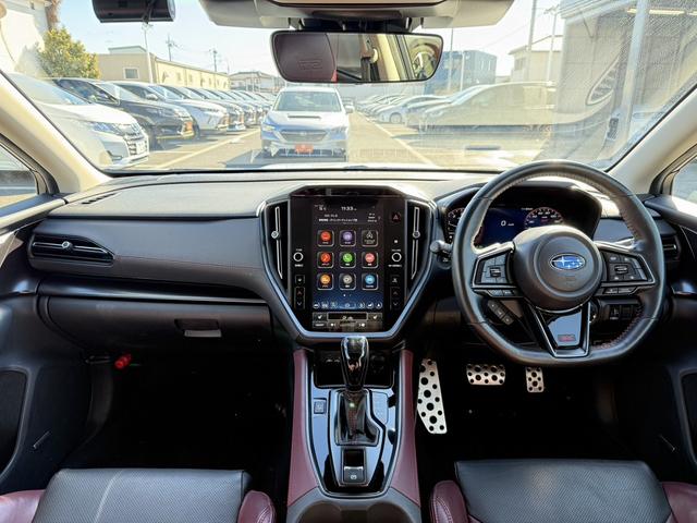 レヴォーグ STIスポーツ EX 禁煙車 純正11.6インチナビ ハーマンカードンサウンドシステム 赤黒革シート 前後シートヒーター ドライブモードセレクト レーダークルーズ フルセグ ETC パワーバックドア 360度カメラ(18枚目)