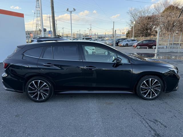 レヴォーグ ＳＴＩスポーツ　ＥＸ　禁煙車　ハーマンカードンサウンドシステム　３６０度カメラ　純正１１．６インチナビ　赤黒革シート　前後シートヒーター　ドライブモードセレクト　ハンズフリーパワーバックドア　１２．３インチフル液晶メーター（9枚目）