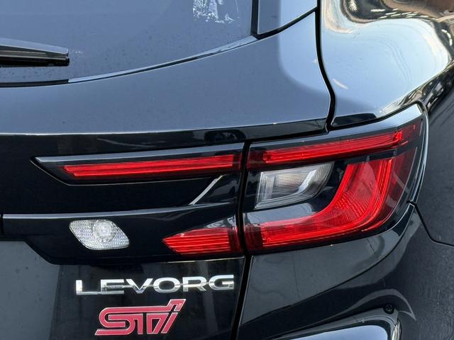 レヴォーグ ＳＴＩスポーツ　ＥＸ　禁煙車　ハーマンカードンサウンドシステム　３６０度カメラ　純正１１．６インチナビ　赤黒革シート　前後シートヒーター　ドライブモードセレクト　ハンズフリーパワーバックドア　１２．３インチフル液晶メーター（13枚目）