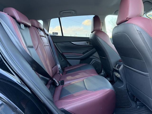 レヴォーグ ＳＴＩスポーツ　ＥＸ　禁煙車　ハーマンカードンサウンドシステム　３６０度カメラ　純正１１．６インチナビ　赤黒革シート　前後シートヒーター　ドライブモードセレクト　ハンズフリーパワーバックドア　１２．３インチフル液晶メーター（41枚目）