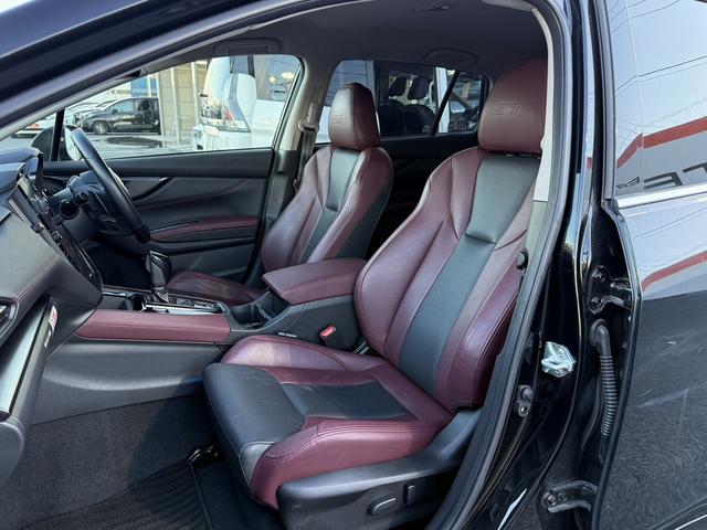 レヴォーグ ＳＴＩスポーツ　ＥＸ　禁煙車　ハーマンカードンサウンドシステム　３６０度カメラ　純正１１．６インチナビ　赤黒革シート　前後シートヒーター　ドライブモードセレクト　ハンズフリーパワーバックドア　１２．３インチフル液晶メーター（45枚目）