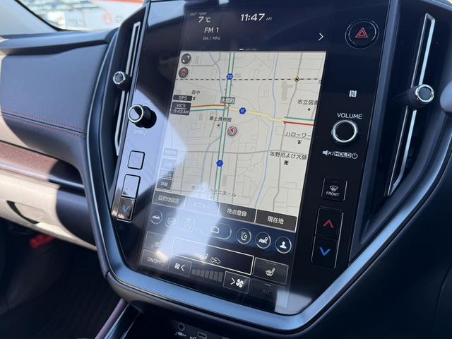 レヴォーグ ＳＴＩスポーツ　ＥＸ　禁煙車　赤革シート　純正１１．６インチナビ　フルセグ　アラウンドビューモニター　パワーバックドア　アイサイトＸ　メモリー機能付パワーシート　アダプティブクルーズコントロール　シートヒーター　ＥＴＣ（3枚目）