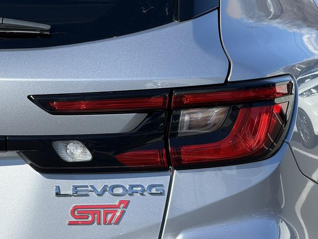 レヴォーグ ＳＴＩスポーツ　ＥＸ　禁煙車　赤革シート　純正１１．６インチナビ　フルセグ　アラウンドビューモニター　パワーバックドア　アイサイトＸ　メモリー機能付パワーシート　アダプティブクルーズコントロール　シートヒーター　ＥＴＣ（13枚目）