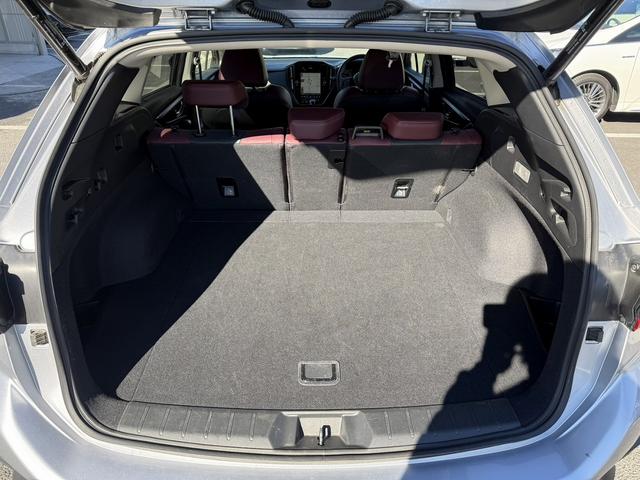 レヴォーグ ＳＴＩスポーツ　ＥＸ　禁煙車　赤革シート　純正１１．６インチナビ　フルセグ　アラウンドビューモニター　パワーバックドア　アイサイトＸ　メモリー機能付パワーシート　アダプティブクルーズコントロール　シートヒーター　ＥＴＣ（17枚目）