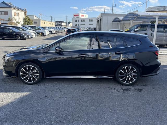 レヴォーグ ＳＴＩスポーツ　ＥＸ　禁煙車　赤革シート　純正１１．６インチナビ　フルセグ　バックサイドカメラ　パワーバックドア　アイサイトＸ　アダプティブクルーズ　シートヒーター　メモリ機能付パワーシート　パドルシフト　ＥＴＣ（11枚目）