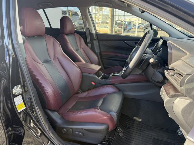 レヴォーグ ＳＴＩスポーツ　ＥＸ　禁煙車　赤革シート　純正１１．６インチナビ　フルセグ　バックサイドカメラ　パワーバックドア　アイサイトＸ　アダプティブクルーズ　シートヒーター　メモリ機能付パワーシート　パドルシフト　ＥＴＣ（15枚目）