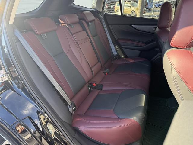 レヴォーグ ＳＴＩスポーツ　ＥＸ　禁煙車　赤革シート　純正１１．６インチナビ　フルセグ　バックサイドカメラ　パワーバックドア　アイサイトＸ　アダプティブクルーズ　シートヒーター　メモリ機能付パワーシート　パドルシフト　ＥＴＣ（16枚目）