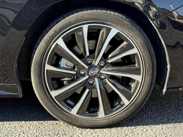 レヴォーグ ＳＴＩスポーツ　ＥＸ　禁煙車　赤革シート　純正１１．６インチナビ　フルセグ　バックサイドカメラ　パワーバックドア　アイサイトＸ　アダプティブクルーズ　シートヒーター　メモリ機能付パワーシート　パドルシフト　ＥＴＣ（30枚目）