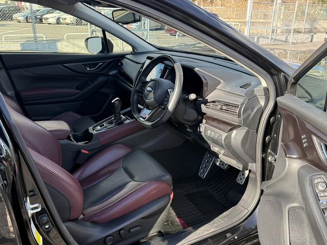 レヴォーグ ＳＴＩスポーツ　ＥＸ　禁煙車　赤革シート　純正１１．６インチナビ　フルセグ　バックサイドカメラ　パワーバックドア　アイサイトＸ　アダプティブクルーズ　シートヒーター　メモリ機能付パワーシート　パドルシフト　ＥＴＣ（40枚目）