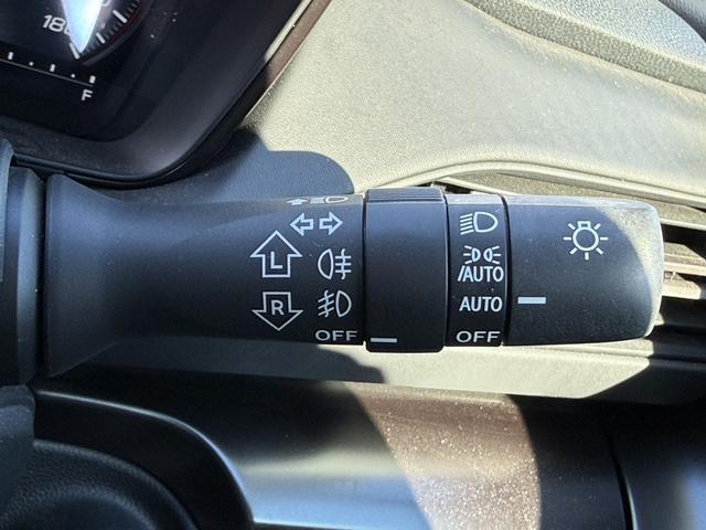 レヴォーグ ＳＴＩスポーツ　ＥＸ　禁煙車　赤革シート　純正１１．６インチナビ　フルセグ　バックサイドカメラ　パワーバックドア　アイサイトＸ　アダプティブクルーズ　シートヒーター　メモリ機能付パワーシート　パドルシフト　ＥＴＣ（51枚目）