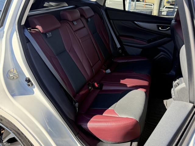 レヴォーグ ＳＴＩスポーツ　ＥＸ　禁煙車　純正１１．６インチナビ　黒革シート　フルセグ　フロント・サイド・バックカメラ　アイサイトＸ　アダプティブクルーズコントロール　パワーシート　シートヒーター　ＥＴＣ　電動リアゲート　ＬＥＤ（16枚目）