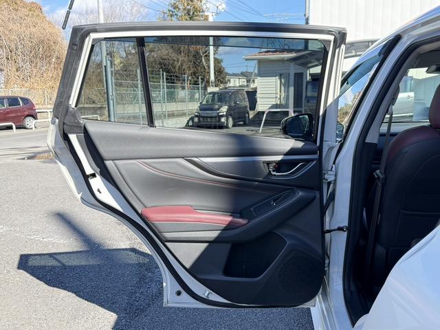 レヴォーグ ＳＴＩスポーツ　ＥＸ　禁煙車　純正１１．６インチナビ　黒革シート　フルセグ　フロント・サイド・バックカメラ　アイサイトＸ　アダプティブクルーズコントロール　パワーシート　シートヒーター　ＥＴＣ　電動リアゲート　ＬＥＤ（42枚目）