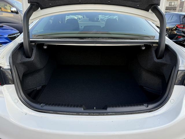 ＭＡＺＤＡ６セダン ＸＤ　禁煙車　純正ナビ　フルセグ　バックカメラ　衝突軽減ブレーキ　運転支援システム　ブラインドスポットモニター　アダプティブクルーズコントロール　ＥＴＣ２．０　レーンキープ　純正１７ＡＷ　ＬＥＤライト（17枚目）