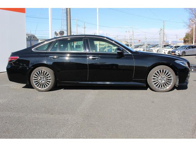 クラウンハイブリッド Ｇ　禁煙車　白革シート　純正１２．３インチナビ　フルセグ　衝突軽減ブレーキ　アラウンドビューモニター　デジタルインナーミラー　３眼ＬＥＤヘッド　ビルドインＥＴＣ２．０　シートエアコン　シートヒーター（10枚目）