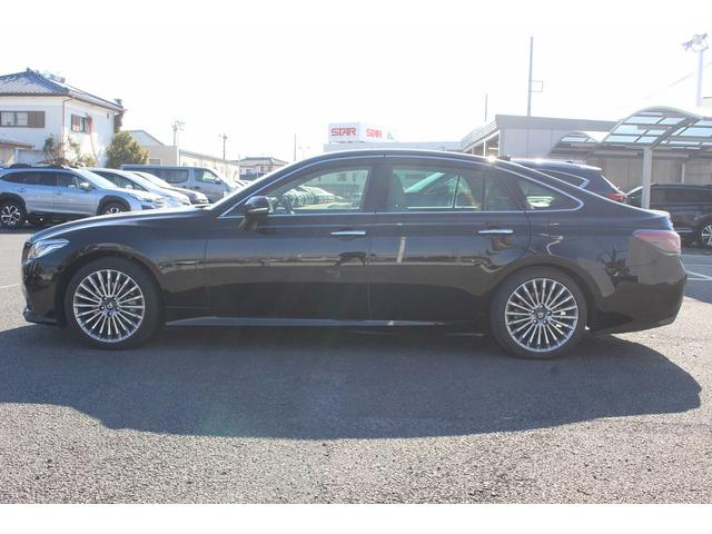 クラウンハイブリッド Ｇ　禁煙車　白革シート　純正１２．３インチナビ　フルセグ　衝突軽減ブレーキ　アラウンドビューモニター　デジタルインナーミラー　３眼ＬＥＤヘッド　ビルドインＥＴＣ２．０　シートエアコン　シートヒーター（12枚目）