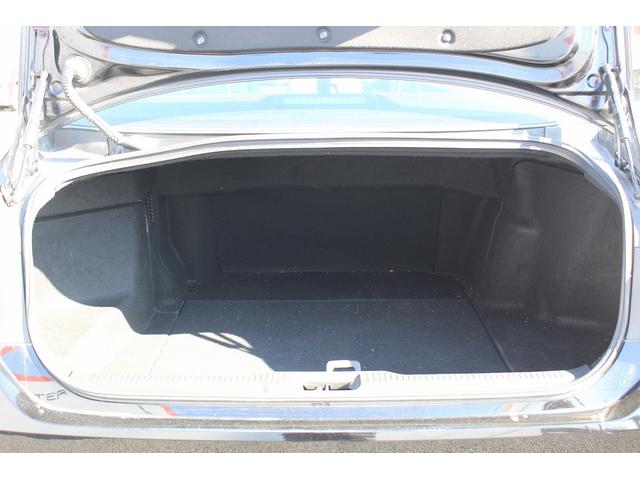 クラウンハイブリッド Ｇ　禁煙車　白革シート　純正１２．３インチナビ　フルセグ　衝突軽減ブレーキ　アラウンドビューモニター　デジタルインナーミラー　３眼ＬＥＤヘッド　ビルドインＥＴＣ２．０　シートエアコン　シートヒーター（18枚目）