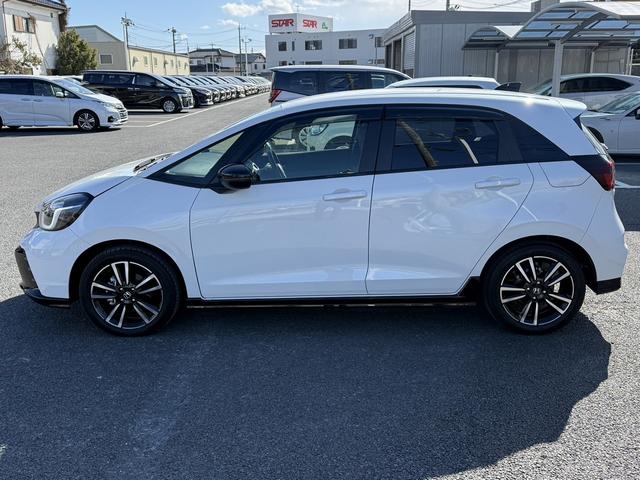 フィット ｅ：ＨＥＶ　ＲＳ　ワンオーナー　禁煙車　純正９型ナビ　フルセグ　バックカメラ　衝突軽減ブレーキ　運転支援システム　レーダークルーズコントロール　ＵＳＢ端子　パドルシフト　ＳＤ録音ミュージックサーバー　内牧ステアリング（11枚目）