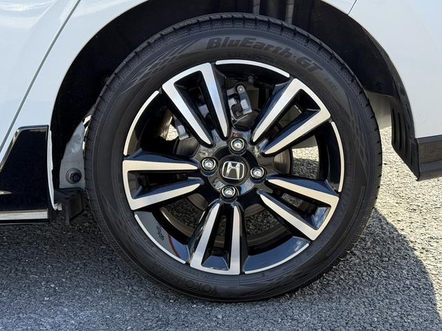 フィット ｅ：ＨＥＶ　ＲＳ　ワンオーナー　禁煙車　純正９型ナビ　フルセグ　バックカメラ　衝突軽減ブレーキ　運転支援システム　レーダークルーズコントロール　ＵＳＢ端子　パドルシフト　ＳＤ録音ミュージックサーバー　内牧ステアリング（14枚目）