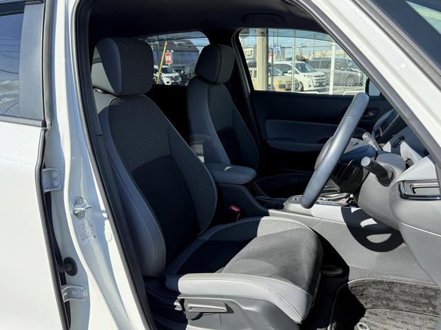 フィット ｅ：ＨＥＶ　ＲＳ　ワンオーナー　禁煙車　純正９型ナビ　フルセグ　バックカメラ　衝突軽減ブレーキ　運転支援システム　レーダークルーズコントロール　ＵＳＢ端子　パドルシフト　ＳＤ録音ミュージックサーバー　内牧ステアリング（15枚目）