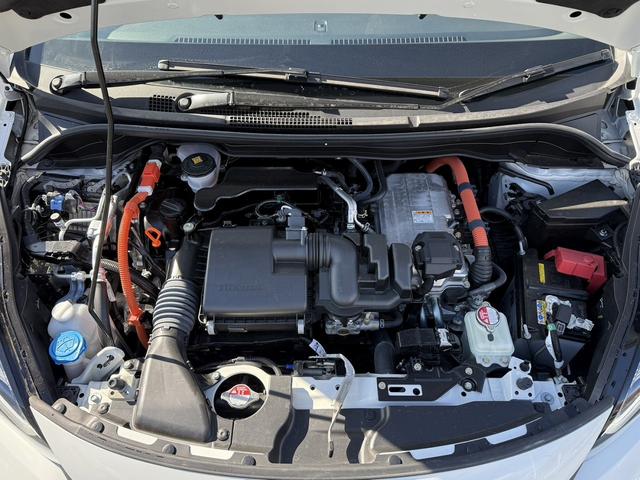 フィット ｅ：ＨＥＶ　ＲＳ　ワンオーナー　禁煙車　純正９型ナビ　フルセグ　バックカメラ　衝突軽減ブレーキ　運転支援システム　レーダークルーズコントロール　ＵＳＢ端子　パドルシフト　ＳＤ録音ミュージックサーバー　内牧ステアリング（20枚目）